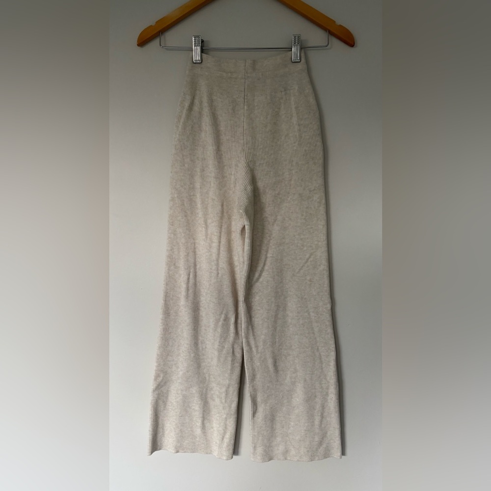 TWO Uniqlo WASHABLE KNIT RIBBED PANTS in Cream and Light Sage - Picture 8 of 13